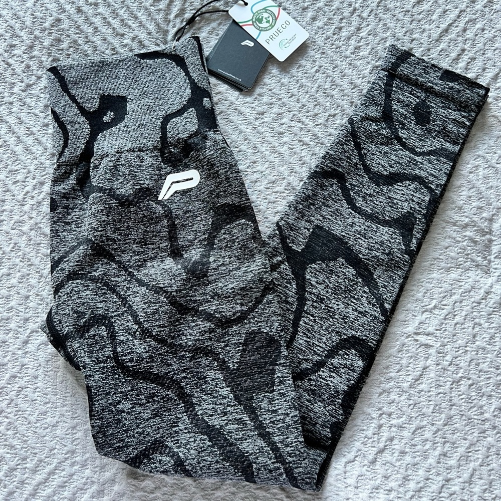SOLD 🚫Pursue fitness leggings